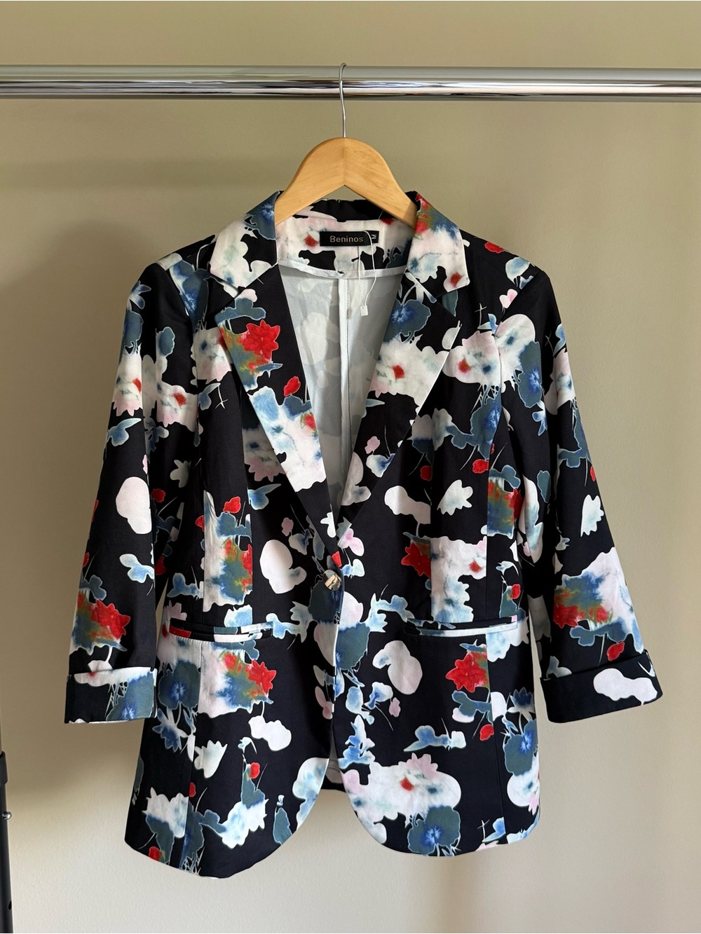 Beninos Women’s Black Floral Blazer Jacket
